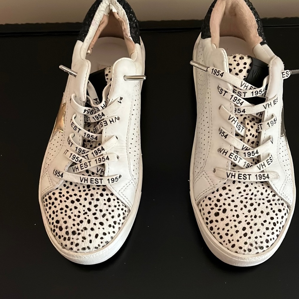 EUC Vintage Havana sneakers